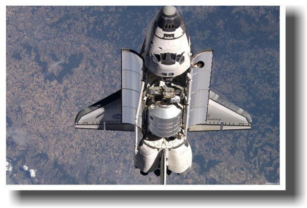 NASA Space Shuttle Discovery in Orbit - Engineering Technology
